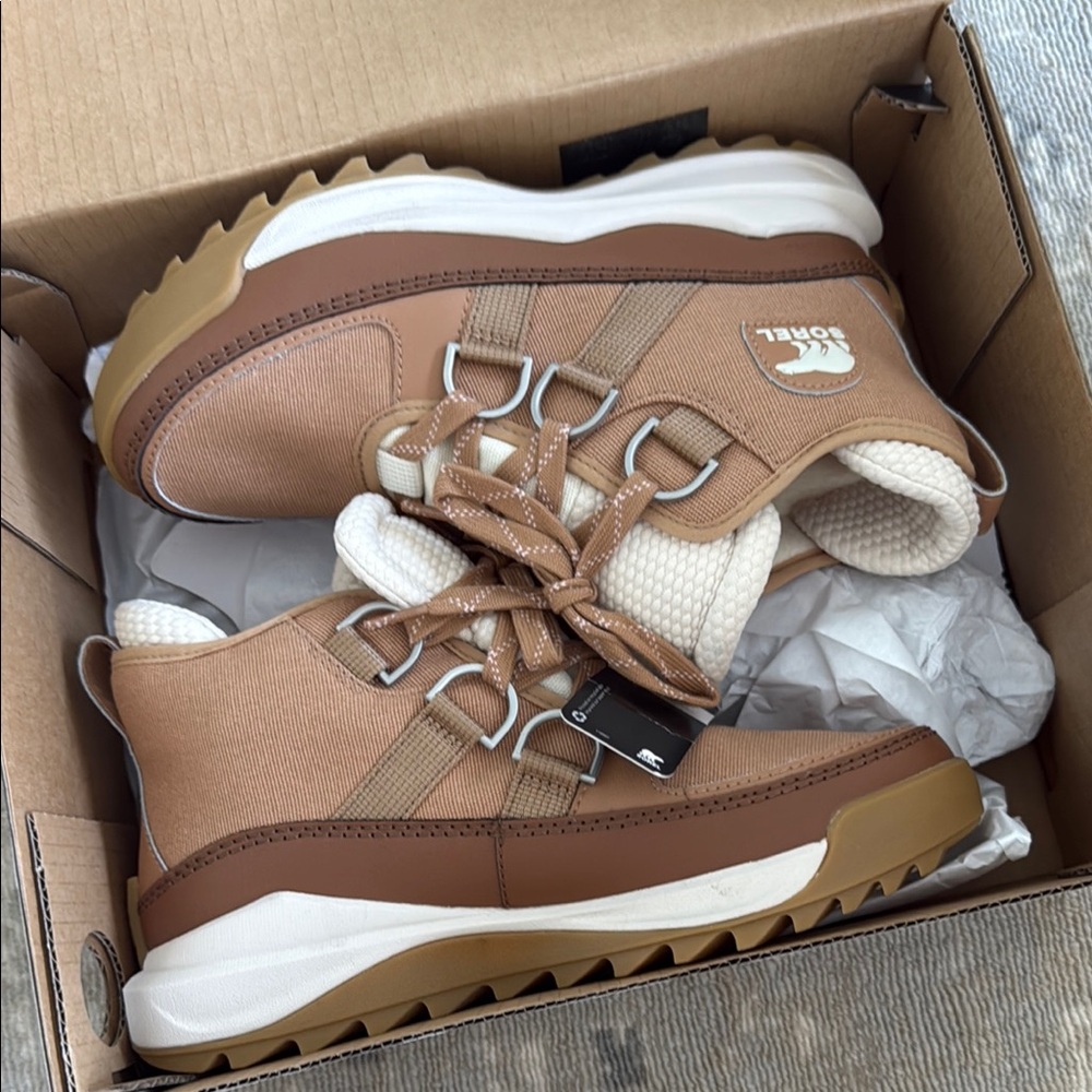 Sorel Two-Tone Outdoor Boots